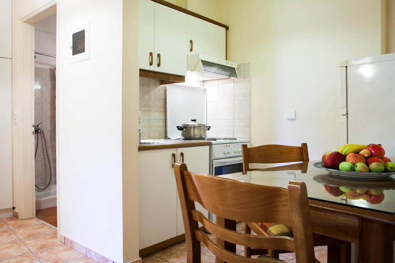 Rouchotas Studios By Viktor 1Rst Floor อาร์กอสโตลี ภายนอก รูปภาพ